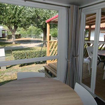 Camping Alegera au Pays basque à Souraïde Espelette propose la location de mobil-home pour vacances ou curistes de cambo les bains