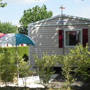 Camping Alegera au Pays basque à Souraïde Espelette propose la location de mobil-home pour vacances ou curistes de cambo les bains